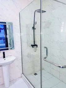 L Rina Apartment Luxury 2 bedroom orange unit - Badezimmer