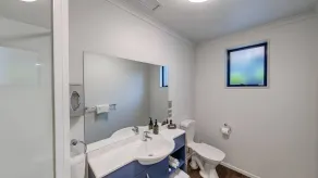 Bay Viaduct Motor Lodge - Bathroom