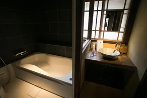 NIPPONIA Sasayama Castle Town Hotel - Badezimmer