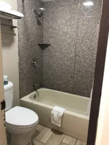 Quality Inn Madisonville - Baño