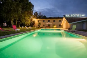 Aliotel - Piscina