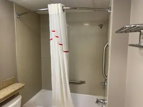 Red Roof Inn & Suites Vineland - Buena - Badezimmer