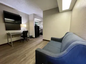 Super 8 by Wyndham Richland MS - Room