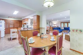 Lakeside Spooner Home w/ Game Room & Views! - Interiør