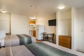 HomeTowne Studios by Red Roof Denver - Airport/Aurora - Chambre