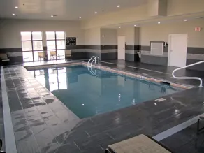 Hampton Inn McPherson - Piscine