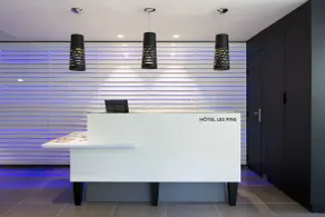 Logis Hôtel Les Pins - Opéralia - Reception