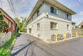 Top-Floor Wyandotte Apt Near Detroit Riverfront! - Interior