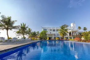 Sea Breeze Ambalangoda - Piscina
