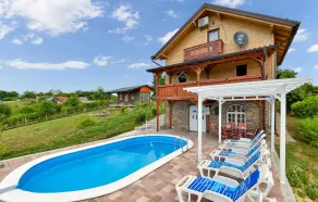 Beautiful Home In Donja Zelina - Pool