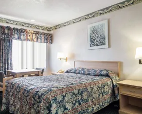 Rodeway Inn Monterey Near Fairgrounds - Chambre