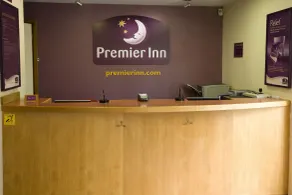 Premier Inn Epsom Central - Reception