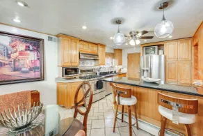 Walk to Park: Family Home in Monroeville! - Interiør