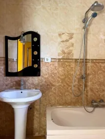 Mad Vervet Backpackers Hostel - Bathroom