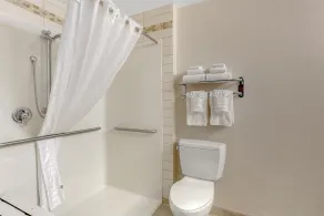 Best Western Wainwright Inn & Suites - Bathroom
