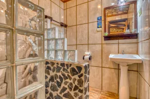 Atlantida Lodge - Bathroom