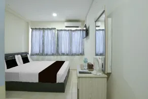 Collection O Axlite Hotel - Room
