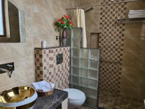 All Seasons Heritage Homestay - Bathroom