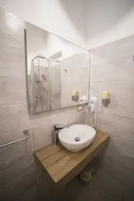 Plebiscitum 2.0 - Bathroom