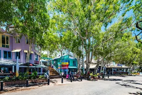 Temple 121 Modern Spacious Palm Cove 2 Brm 2 Bth Resort Apartment With Courtyard - Restaurant