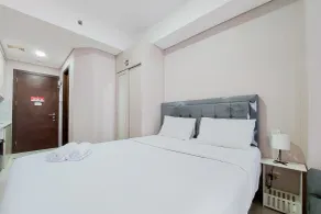 Nice and Elegant Studio near Campus at Pacific Garden Alam Sutera Apartment By Travelio - Habitación