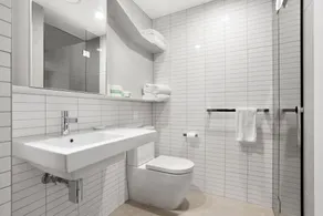 Platinum City Serviced Apartments - Bathroom