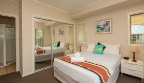 Hastings Cove Holiday Apartments - Zimmer