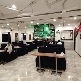 Hotel  Mumbai Garden Resort - Restaurant