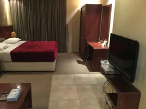 Continental Suite Farwaniya - Room