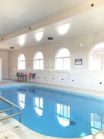 Americas Best Value Inn & Suites St. Louis, St. Charles Inn - Piscine