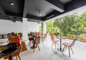 Taaffeite Hotels And Resorts - Restaurant