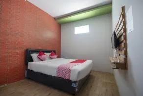 Collection O Bwalk Hotel Malang - Room