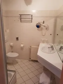 Desperados Hotel - Bathroom