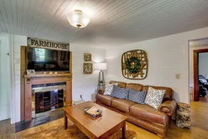 'Lil Red Hen' Cottage in the Boone Area w/ Hot Tub - Interiör