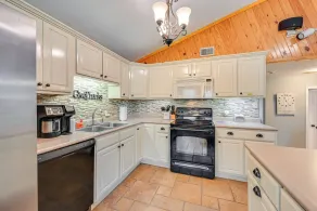 Access to Rough River Lake! Family Home w/ Deck - Interiör