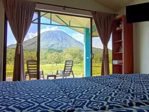 Boutique Villa with Jacuzzi & Stunning Arenal Views Villa Luna 1 - Chambre