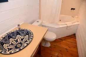 Numa Emek-Countryside Guesthouse in Yokneam Moshava - Baño