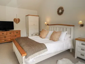 Yew Tree - Room