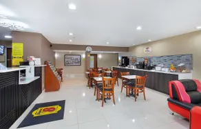 Super 8 by Wyndham Eddyville/Kuttawa - Lobby