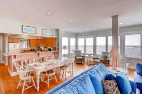 Paradise 3 Bedroom Holiday Home By Bald Head Island - Essbereich im Zimmer