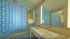 Holiday Inn Express Shenyang North Station by IHG - Bathroom
