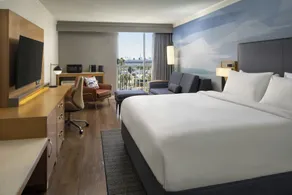 Courtyard by Marriott Long Beach Downtown - Room