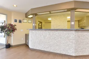 Super 8 by Wyndham Calgary/Airport - Réception