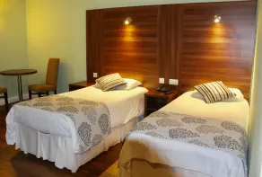 Oliver Cromwell Hotel - Room
