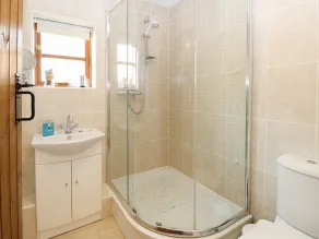 The Haybarn - Baño