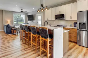 Rock Hall Retreat w/ Balcony Near Park & Marina! - Innvendig