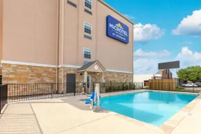 Microtel Inn & Suites by Wyndham College Station - Piscine