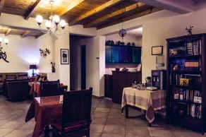 Guesthouse Teloni - Coin salon dans le hall