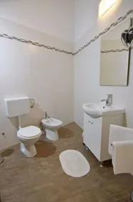 Modern poolside flat with game room acess - Bagno