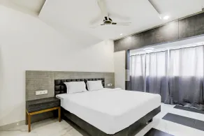 Paradox Plaza Hotel Near Delhi Airport - Room